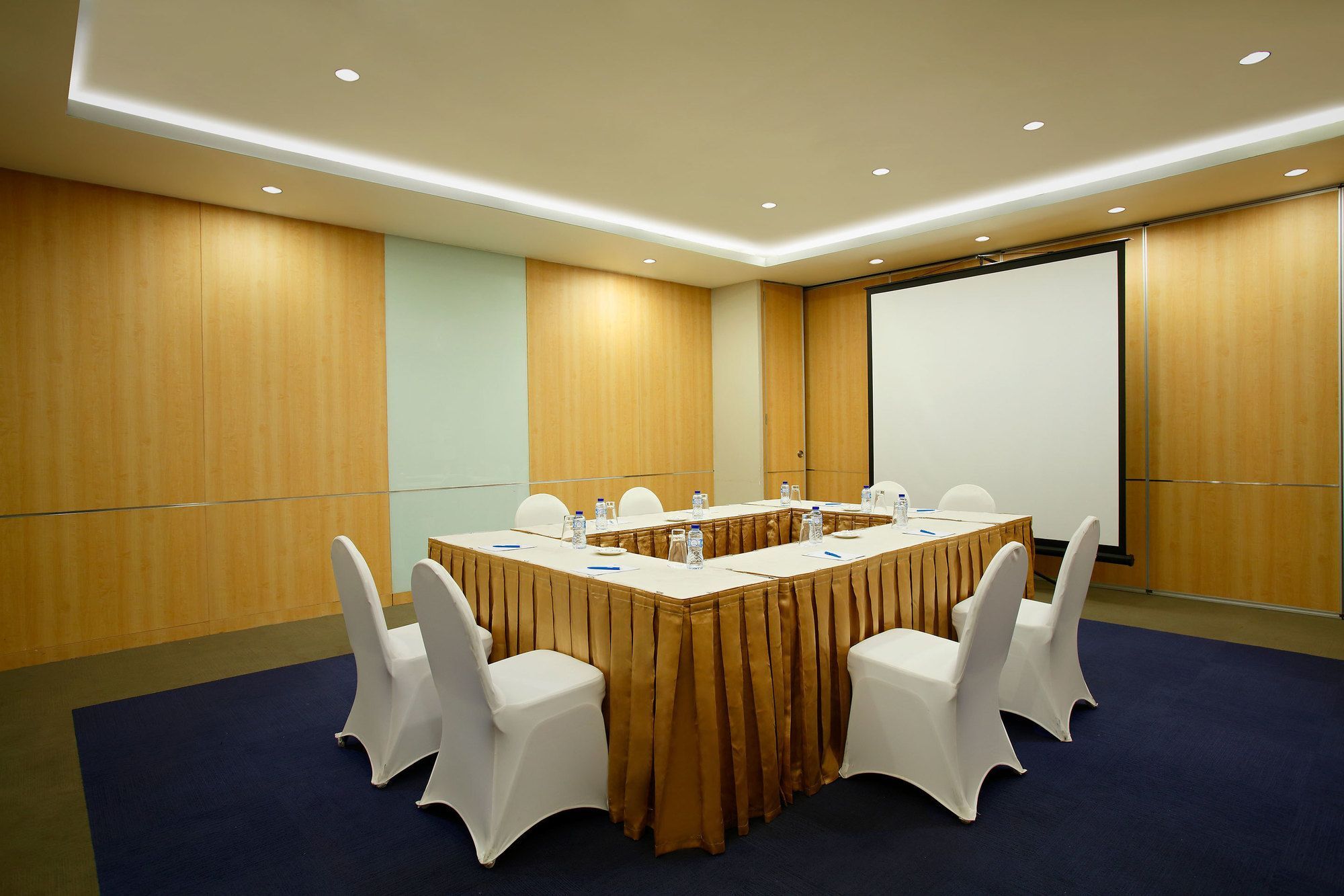 Batiqa Hotel & Apartments Karawang Exterior foto